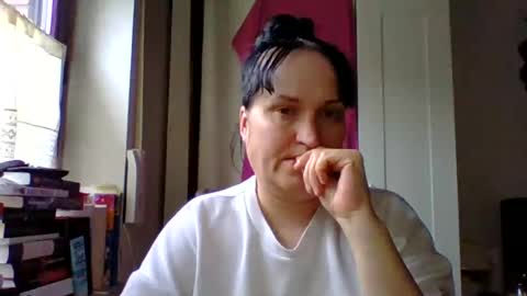 Snapshot of _squirty_pussyyy_ chatting on 06.12.26 Melisa online show from 06.12.26