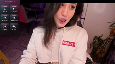 Snapshot of _sserendipityy_ chatting on 09.14.25 _sserendipityy_ online show from 09.14.25