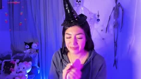Snapshot of _strawberrycream chatting on 10.21.25 Angela online show from 10.21.25