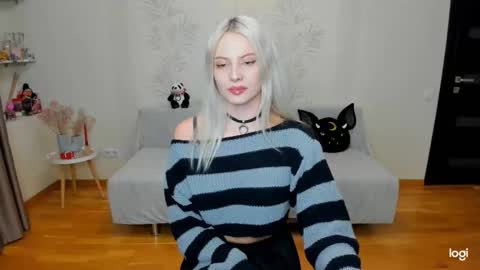 Snapshot of _sweet_addiction_ chatting on 02.17.25 Marie online show from 02.17.25