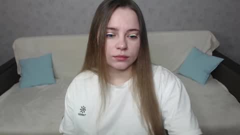 Snapshot of _sweet_lana_ chatting on 02.04.25 Lana online show from 02.04.25