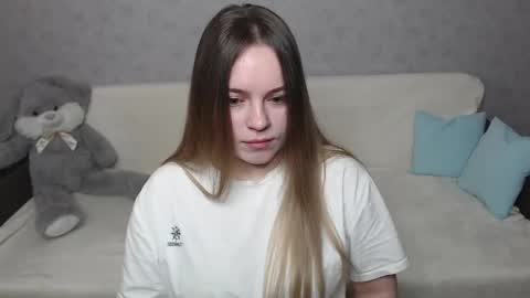 Snapshot of _sweet_lana_ chatting on 02.08.25 Lana online show from 02.08.25