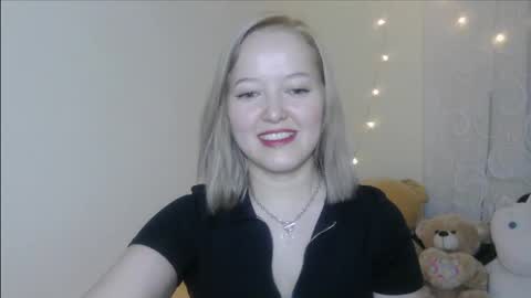 Snapshot of _sweet_smile_ chatting on 10.28.25 _sweet_smile_ online show from 10.28.25