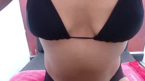 Snapshot of _thamaraa_ chatting on 06.21.26 Tamara online show from 06.21.26