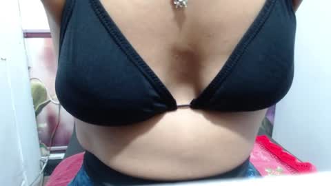 Snapshot of _thamaraa_ chatting on 07.19.26 Tamara online show from 07.19.26