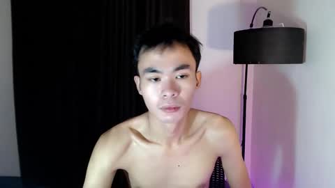 Snapshot of _urhotjessie_ chatting on 12.18.25 jessie online show from 12.18.25