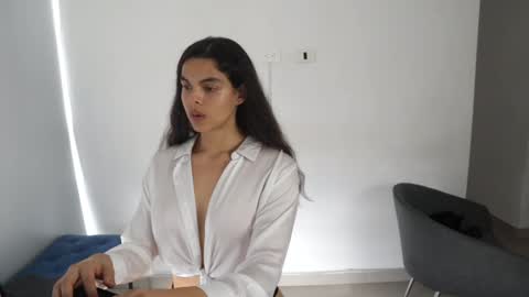 Snapshot of _vahos chatting on 01.27.25 Anastasia Vahos online show from 01.27.25