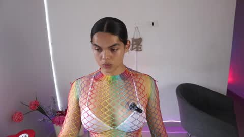 Snapshot of _vahos chatting on 02.15.25 Anastasia Vahos online show from 02.15.25