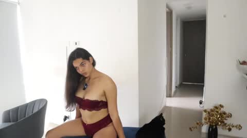 Snapshot of _vahos chatting on 02.25.25 Anastasia Vahos online show from 02.25.25