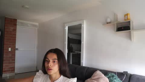 Snapshot of _vahos chatting on 09.19.25 Anastasia Vahos online show from 09.19.25