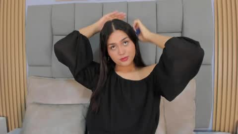 Snapshot of _valerycooper chatting on 05.29.26 _valerycooper online show from 05.29.26