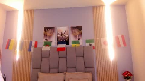 Snapshot of _valerycooper chatting on 06.18.26 _valerycooper online show from 06.18.26