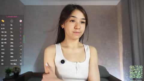Snapshot of _vi_vi_ chatting on 05.23.26 Viola online show from 05.23.26