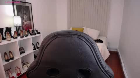 Snapshot of _victoria_collins chatting on 12.04.24 Sol online show from 12.04.24