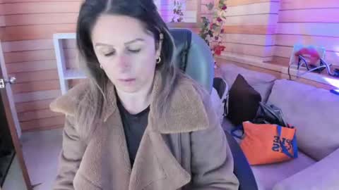 Snapshot of _victoria_collins chatting on 07.04.26 Sol online show from 07.04.26