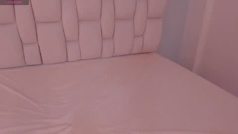 Snapshot of _vix555_ chatting on 12.18.24 Vix online show from 12.18.24