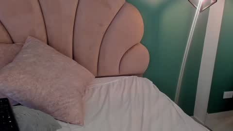 Snapshot of _vix555_ chatting on 01.15.25 Vix online show from 01.15.25