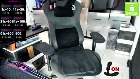 Snapshot of _vix__ chatting on 10.18.25 Vix online show from 10.18.25