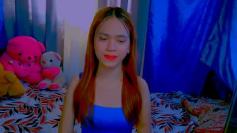 Snapshot of _xxlilly chatting on 05.28.26 _xxlilly online show from 05.28.26