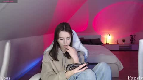 Nicole  Thomas  Dave online show from 12.03.24