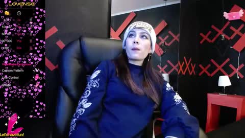 Snapshot of _yuyi chatting on 03.12.25 Yuyi online show from 03.12.25