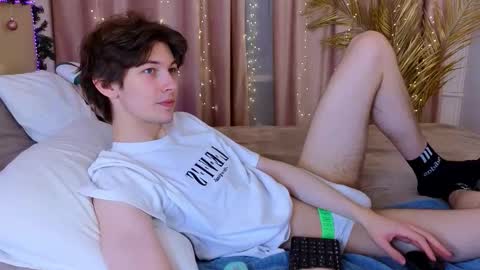 Snapshot of a11ice chatting on 12.21.25 Denis online show from 12.21.25