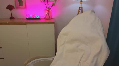 Snapshot of a11ice chatting on 02.19.26 Denis online show from 02.19.26