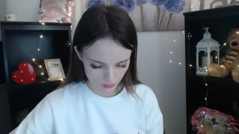 a_ariella_ online show from 09.24.25