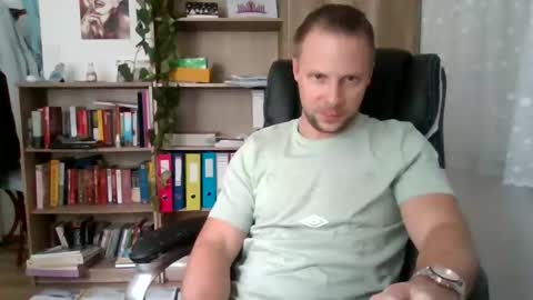 Snapshot of aaaandzzz chatting on 02.26.25 Long distance cumshot online show from 02.26.25