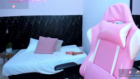 Abby Lee  online show from 02.23.25