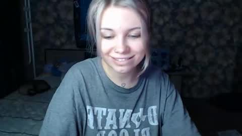 Snapshot of aalicebubble chatting on 02.27.25 Alice online show from 02.27.25