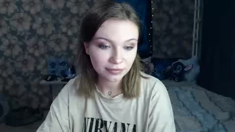 Snapshot of aalicebubble chatting on 09.24.25 Alice online show from 09.24.25