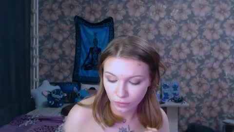 Snapshot of aalicebubble chatting on 12.02.25 Alice online show from 12.02.25