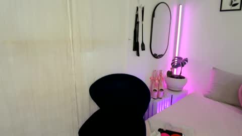 Aaliyahlayla online show from 02.11.25