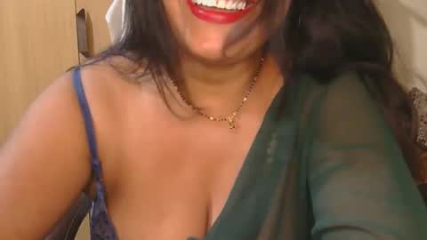 Snapshot of aaradhya_sexy_88 chatting on 10.08.25 aaradhya_sexy_88 online show from 10.08.25
