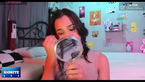 Snapshot of aaron_darkus chatting on 02.05.26 Aaron online show from 02.05.26