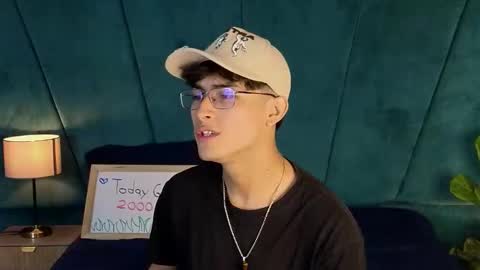 Aaron Ezequiel online show from 12.03.25