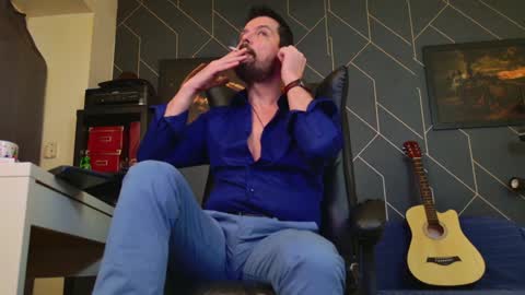 Snapshot of aaronbomer chatting on 01.19.25 Aaron online show from 01.19.25