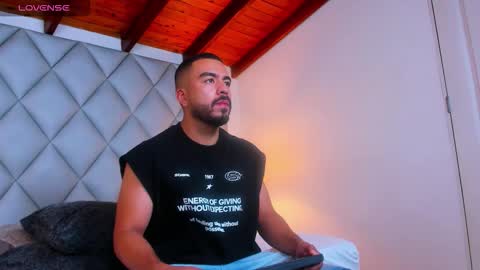 Aaron Vegaa online show from 01.17.26