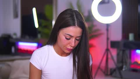 Snapshot of abbela_white chatting on 05.06.26 Alexa online show from 05.06.26