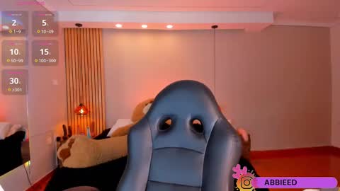 Snapshot of abbieedmond chatting on 02.19.25 Abbie Edmond  online show from 02.19.25