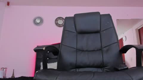 Abbigail Fuster  online show from 01.23.25