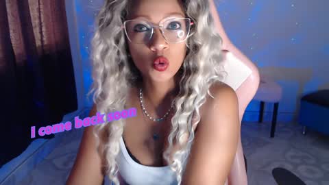 Snapshot of abby_liu chatting on 01.16.25 May Imstagram online show from 01.16.25