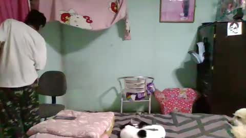 Snapshot of abbyasher chatting on 12.10.24 Abby online show from 12.10.24