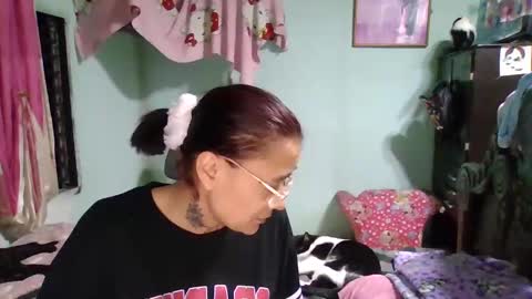 Snapshot of abbyasher chatting on 12.17.24 Abby online show from 12.17.24