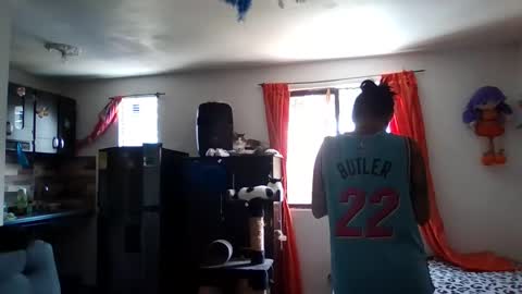 Snapshot of abbyasher chatting on 03.22.26 Abby online show from 03.22.26