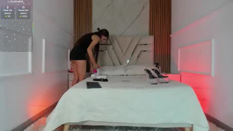 Abby Evans online show from 12.17.25