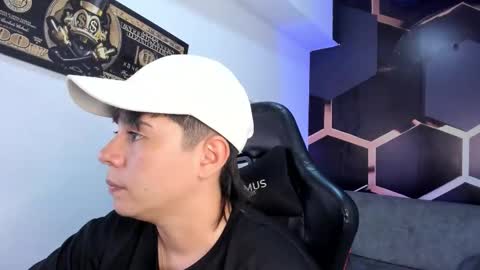 Snapshot of abbysmiitth_ chatting on 11.17.25 Abby Smith online show from 11.17.25