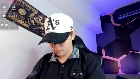 Snapshot of abbysmiitth_ chatting on 11.30.25 Abby Smith online show from 11.30.25