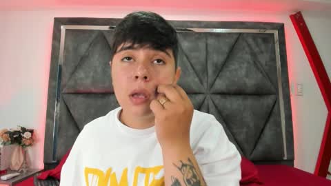 Snapshot of abbysmiitth_ chatting on 12.19.25 Abby Smith online show from 12.19.25